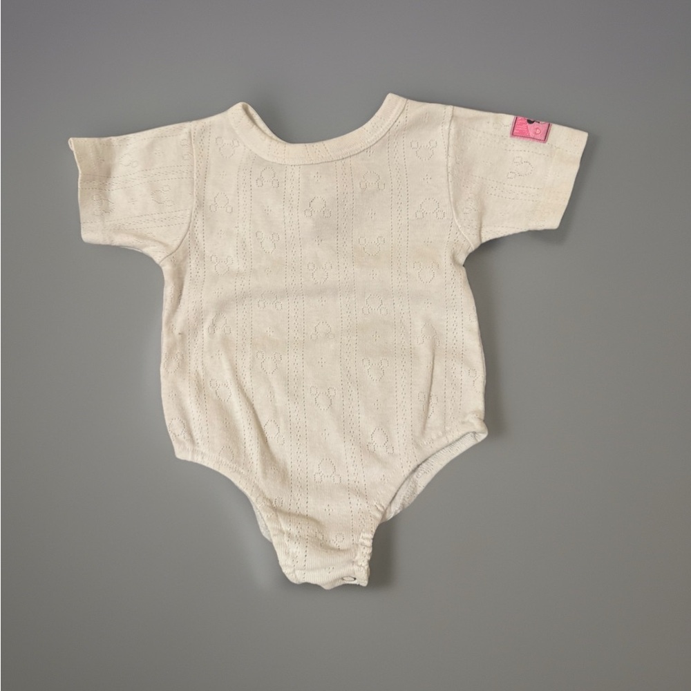 Vintage Disney White Mickey Print Shirt with Button Closure